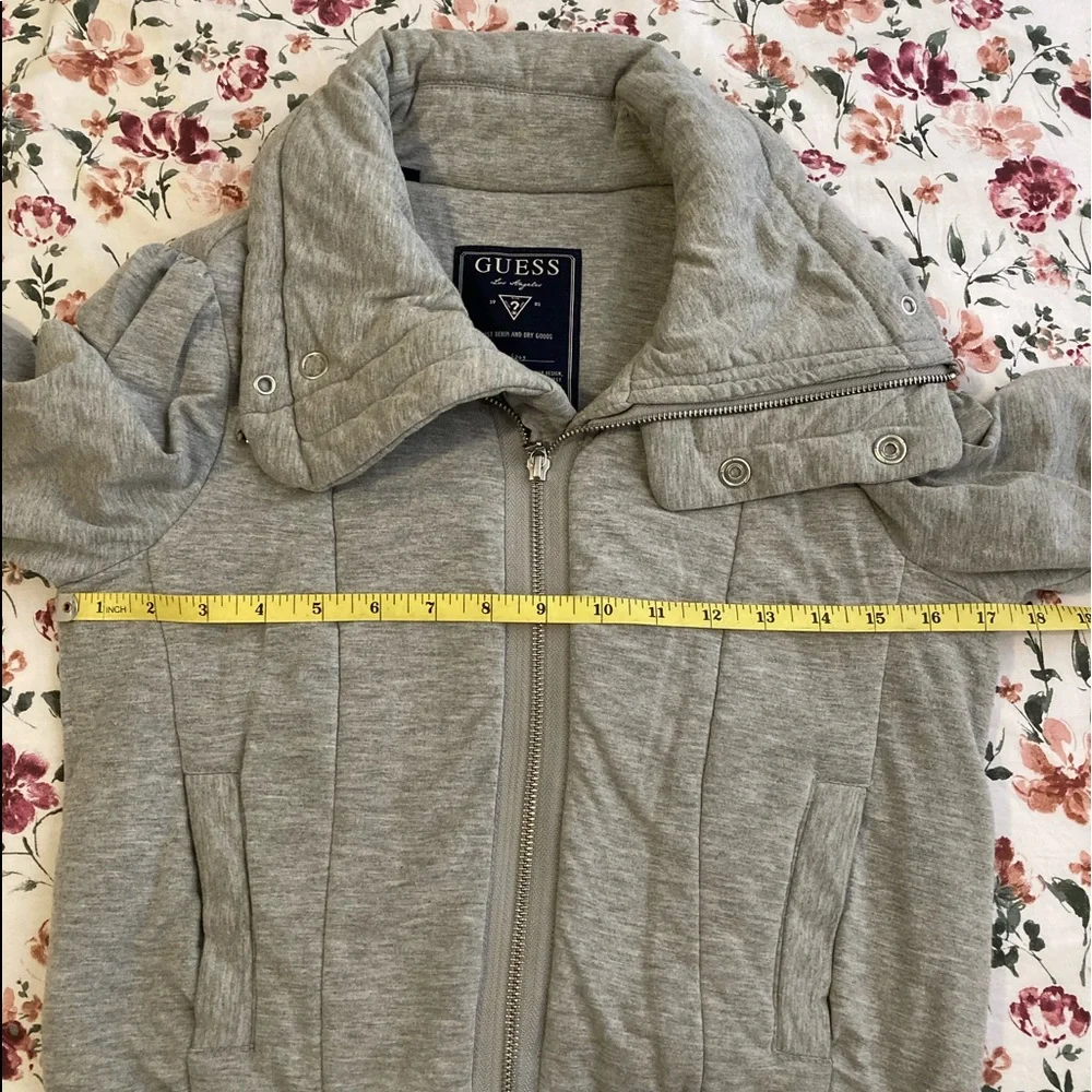 Grey Jacket❓ - Picture 15 of 16